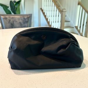 Lululemon Feeling Ready Pouch